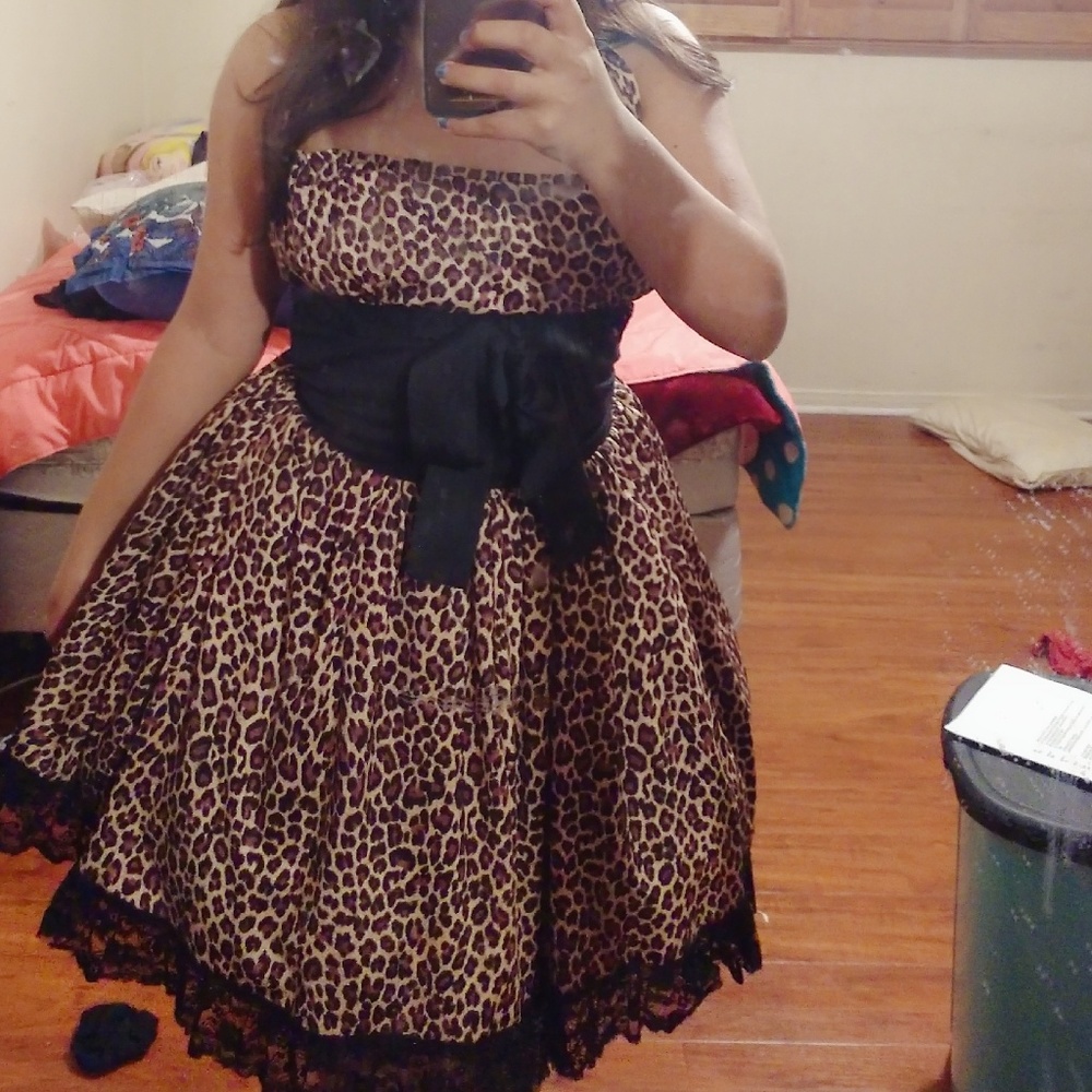 Pinky pinup leopard halter dress